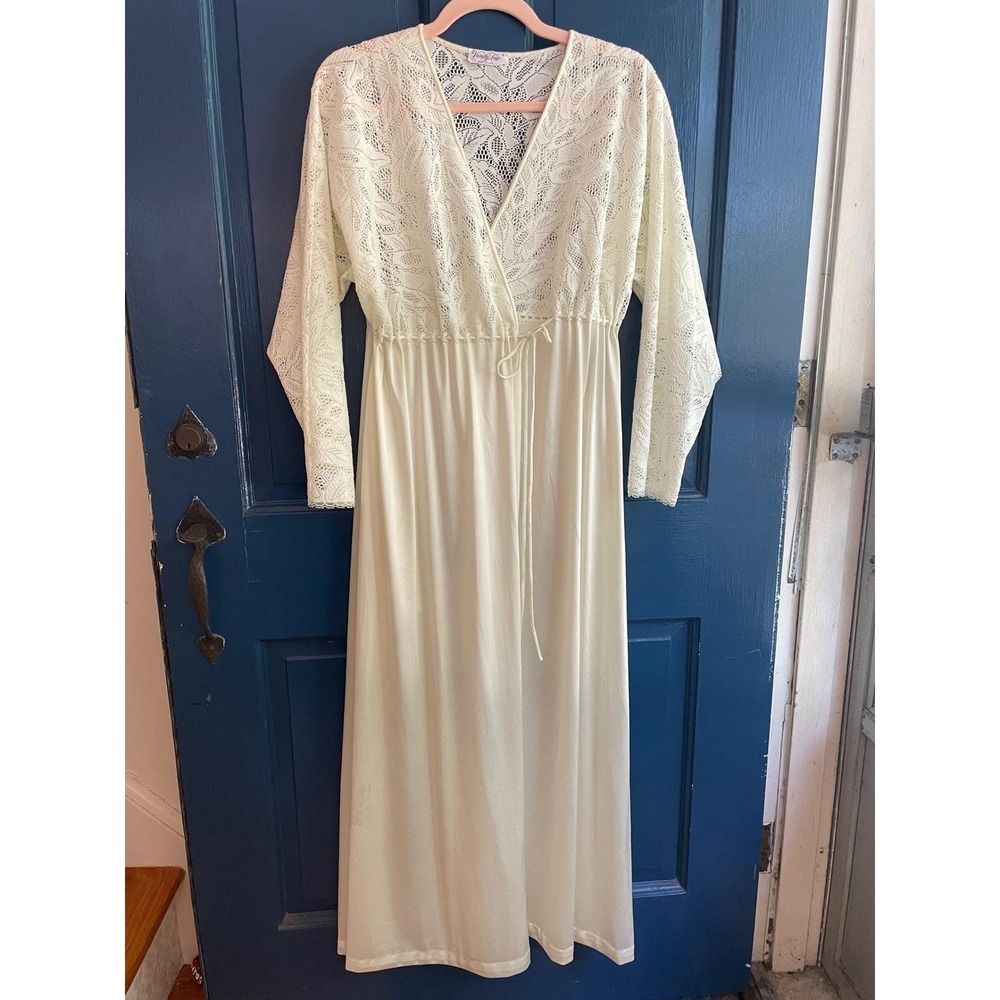 Vintage‎ Vanity Fair Robe Ivory Lace Long Sleeve Empire Waist Maxi S